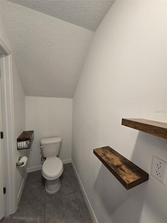 合同活跃: $2,350 (3 贝兹, 2 浴室, 1960 平方英尺)