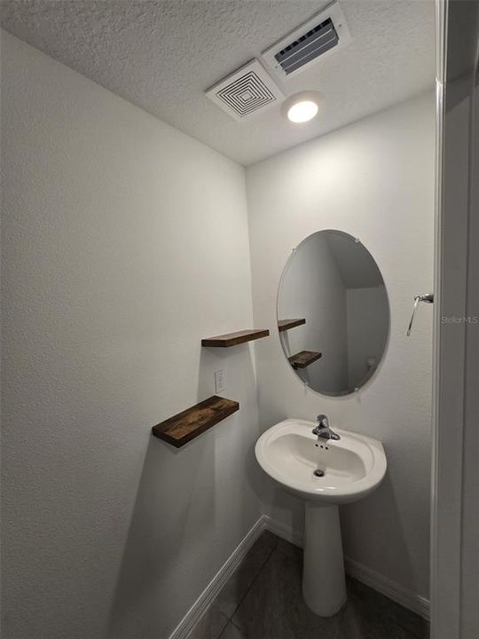 合同活跃: $2,350 (3 贝兹, 2 浴室, 1960 平方英尺)