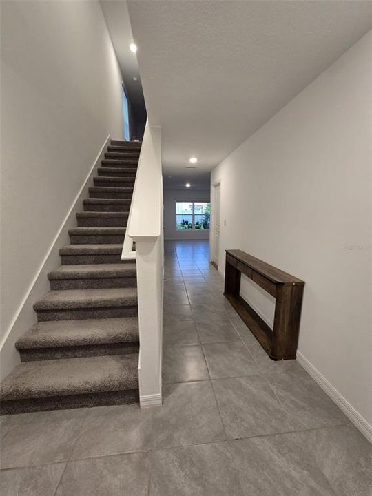 合同活跃: $2,350 (3 贝兹, 2 浴室, 1960 平方英尺)