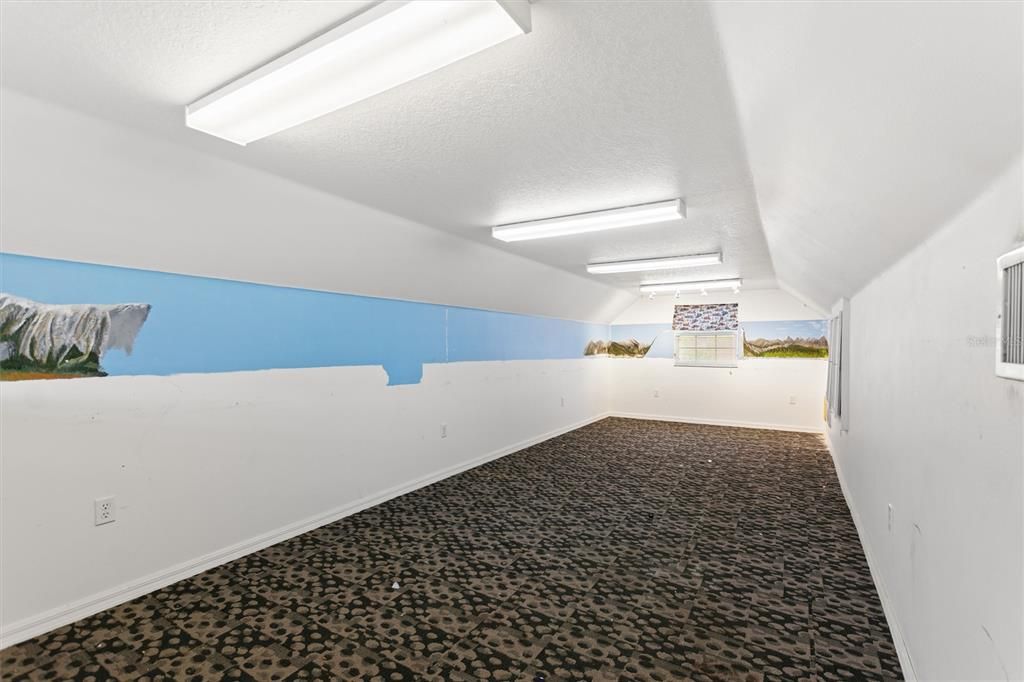 合同活跃: $349,900 (3 贝兹, 2 浴室, 1730 平方英尺)