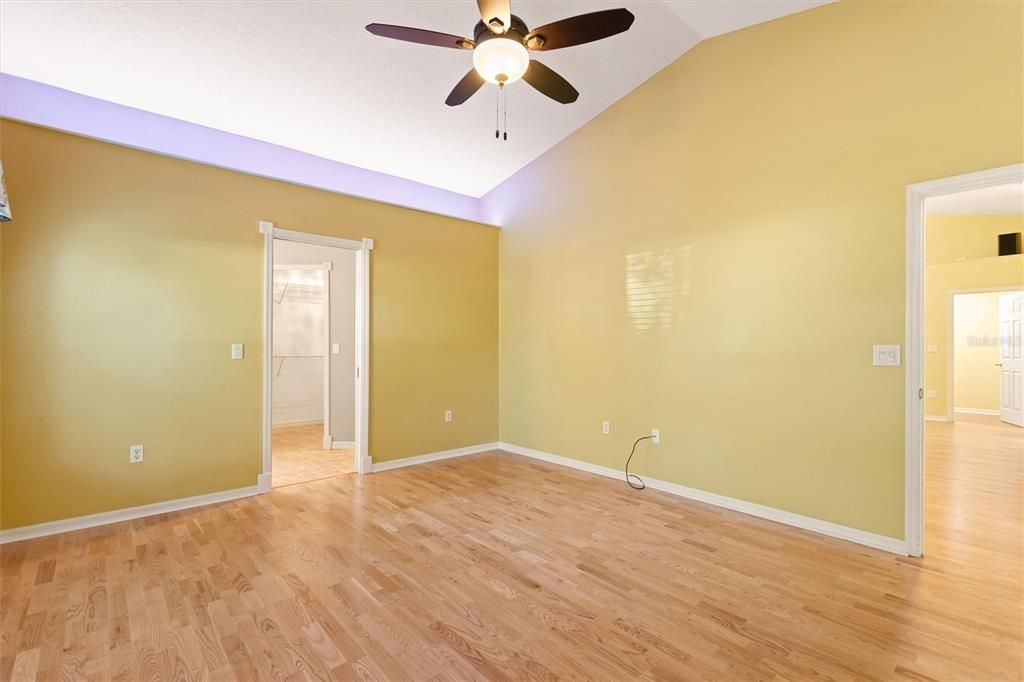 合同活跃: $349,900 (3 贝兹, 2 浴室, 1730 平方英尺)