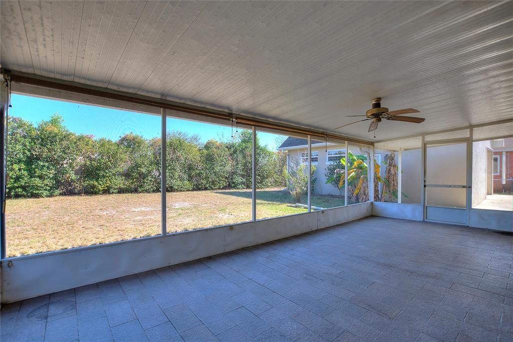 合同活跃: $349,900 (3 贝兹, 2 浴室, 1730 平方英尺)