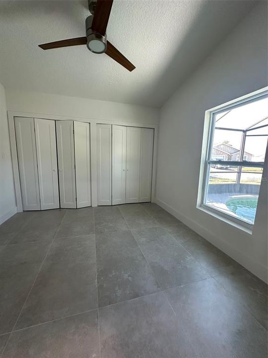 待售: $485,000 (4 贝兹, 2 浴室, 1636 平方英尺)