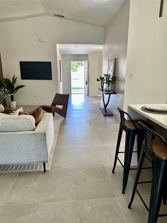 待售: $485,000 (4 贝兹, 2 浴室, 1636 平方英尺)