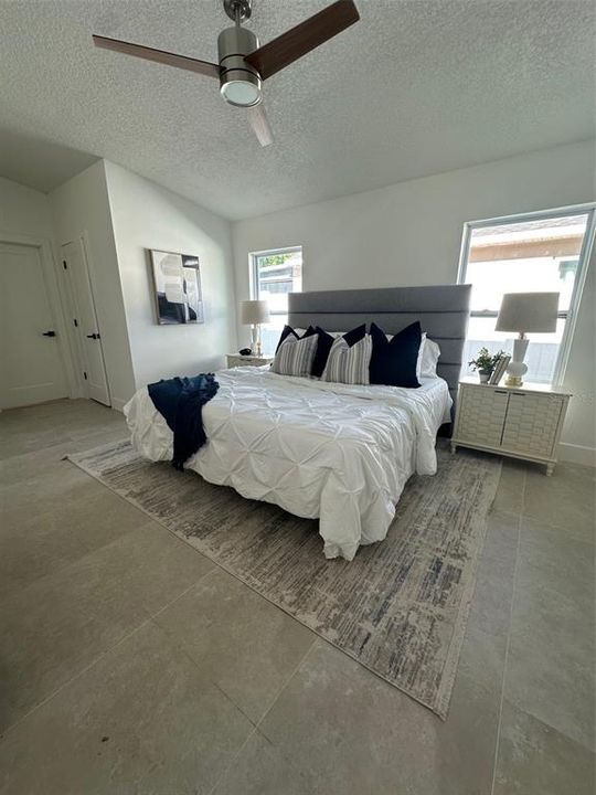 待售: $485,000 (4 贝兹, 2 浴室, 1636 平方英尺)