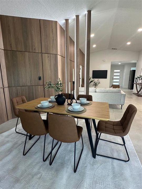 待售: $485,000 (4 贝兹, 2 浴室, 1636 平方英尺)