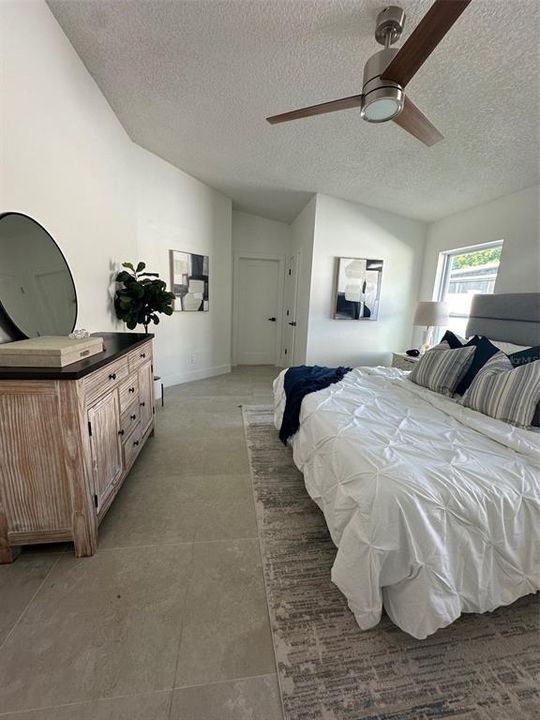 待售: $485,000 (4 贝兹, 2 浴室, 1636 平方英尺)