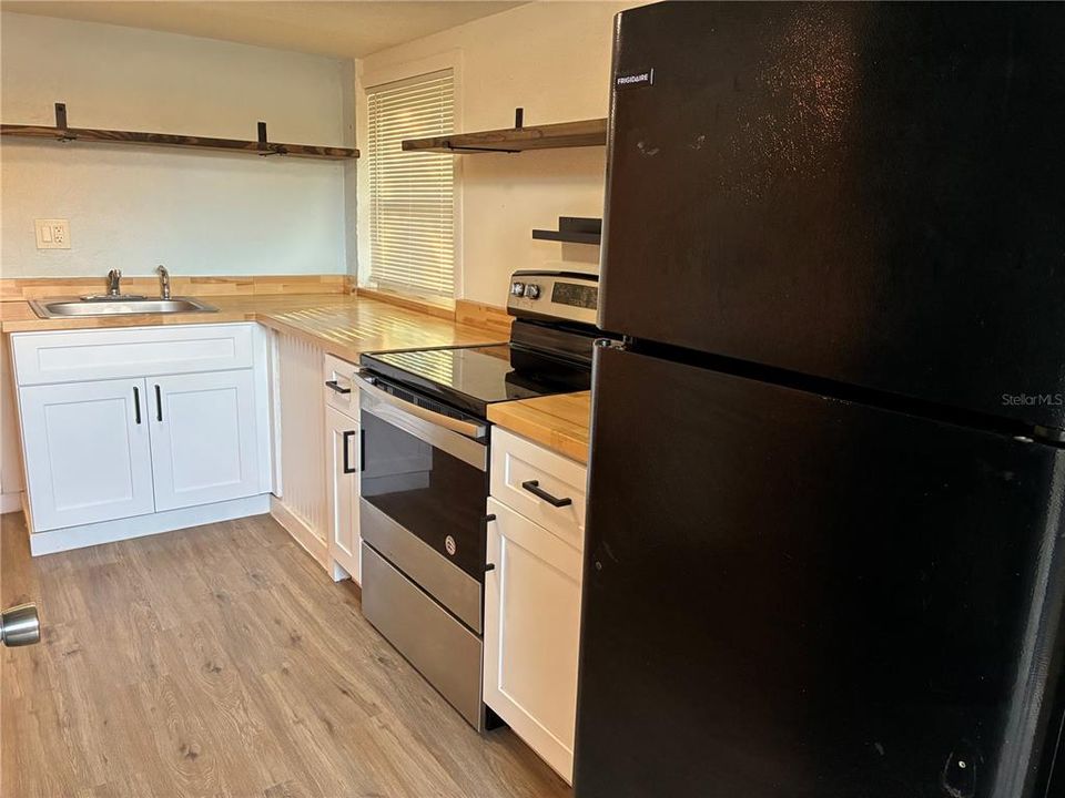 出租: $1,250 (1 贝兹, 1 浴室, 600 平方英尺)