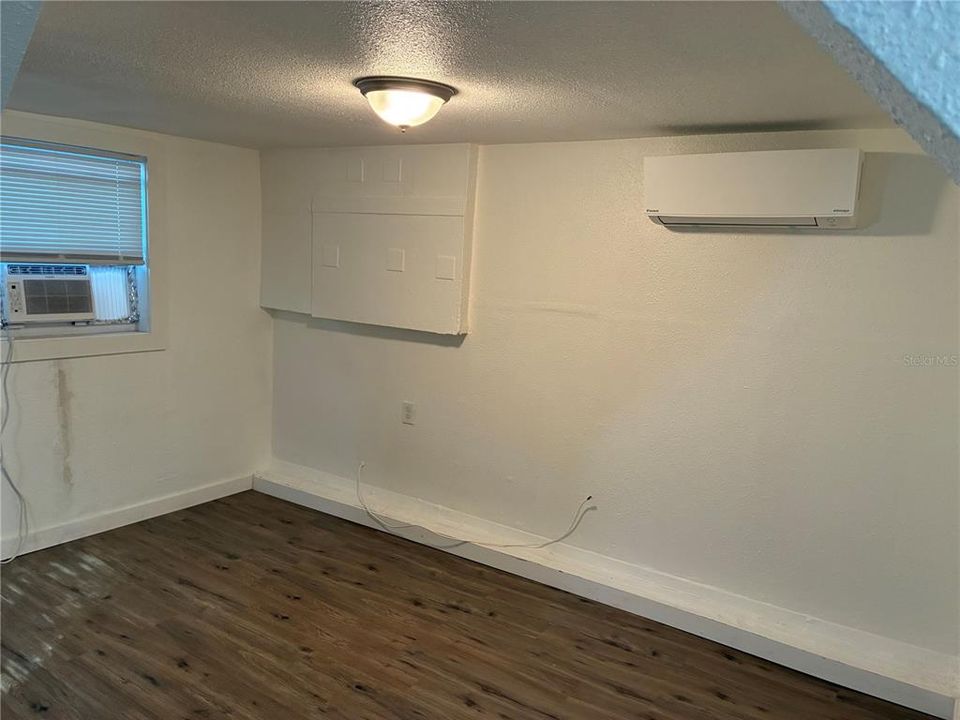 出租: $1,250 (1 贝兹, 1 浴室, 600 平方英尺)