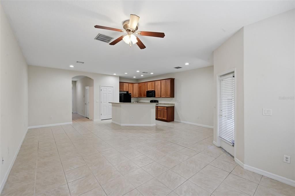 For Sale: $260,000 (3 beds, 2 baths, 1706 Square Feet)