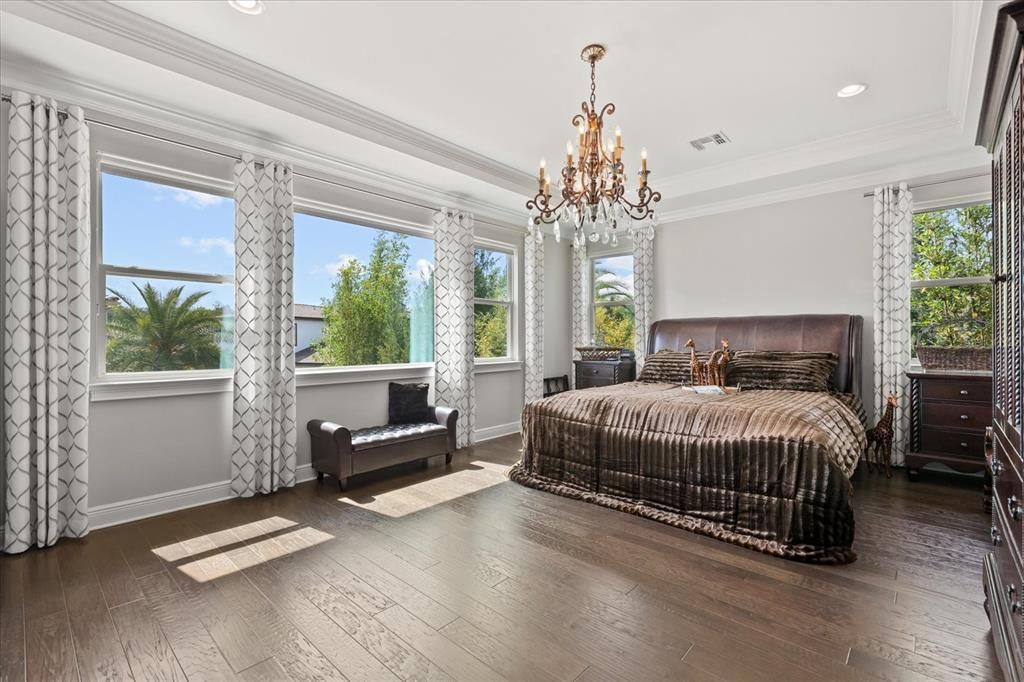 For Sale: $1,299,000 (5 beds, 5 baths, 3976 Square Feet)