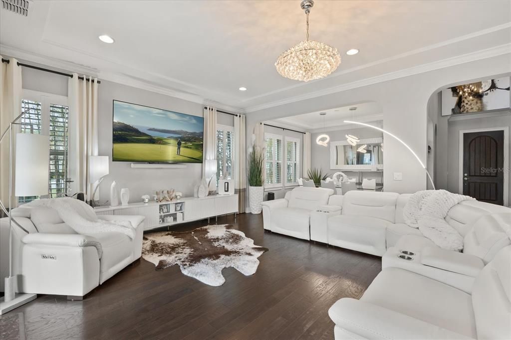 For Sale: $1,299,000 (5 beds, 5 baths, 3976 Square Feet)