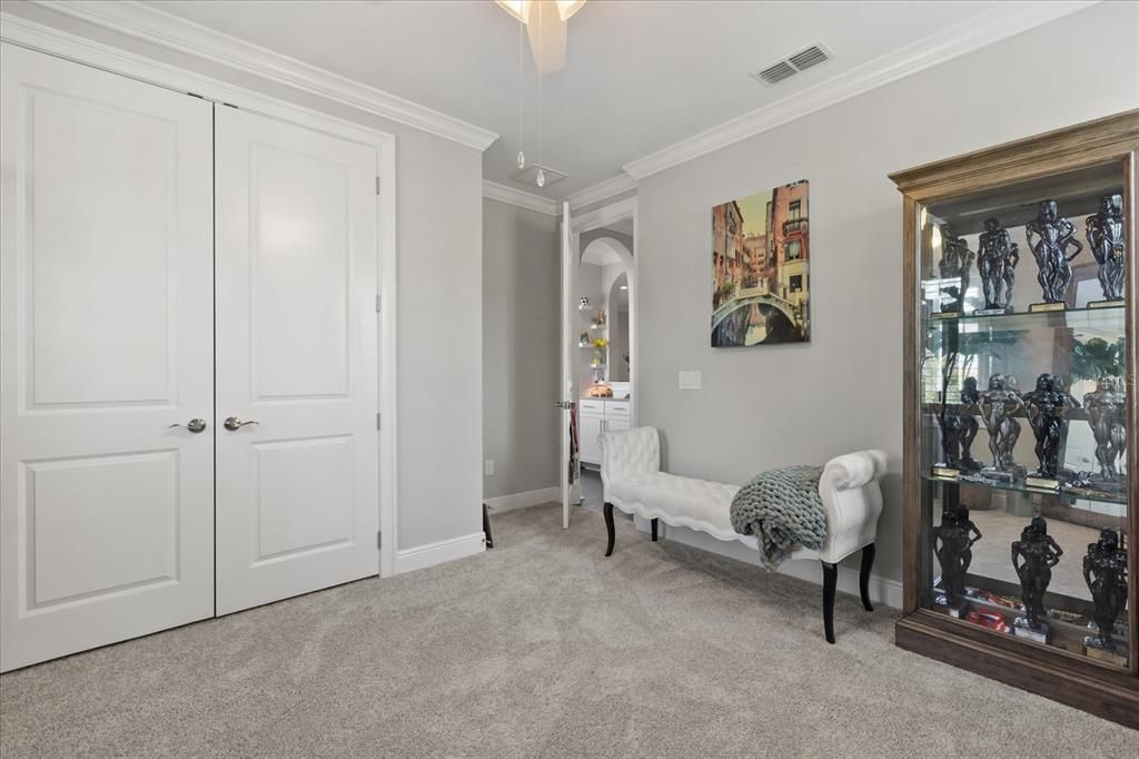 For Sale: $1,299,000 (5 beds, 5 baths, 3976 Square Feet)