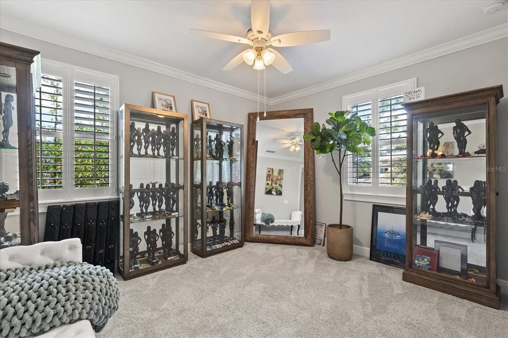 For Sale: $1,299,000 (5 beds, 5 baths, 3976 Square Feet)