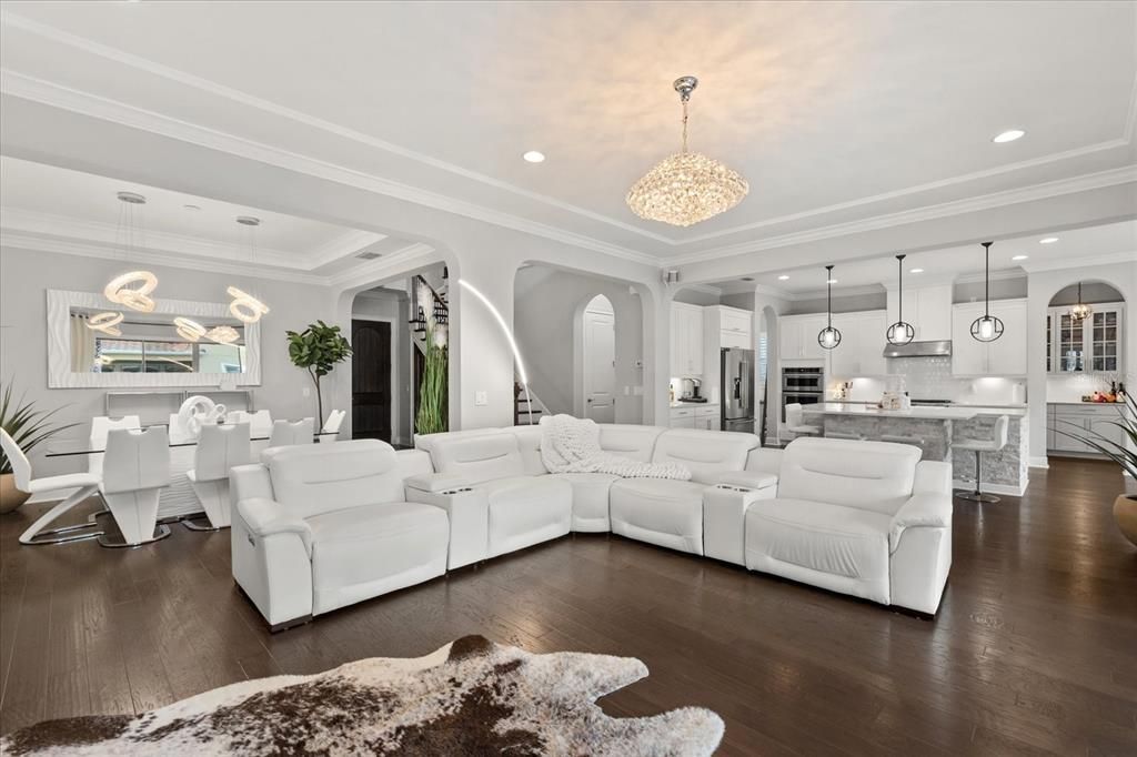 For Sale: $1,299,000 (5 beds, 5 baths, 3976 Square Feet)