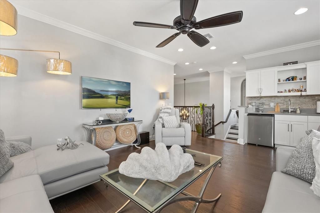 For Sale: $1,299,000 (5 beds, 5 baths, 3976 Square Feet)