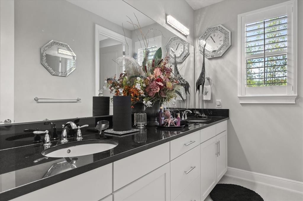 For Sale: $1,299,000 (5 beds, 5 baths, 3976 Square Feet)