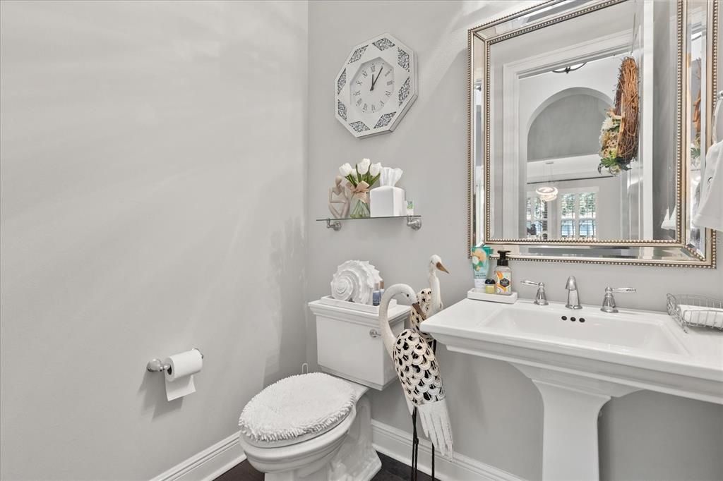 For Sale: $1,299,000 (5 beds, 5 baths, 3976 Square Feet)