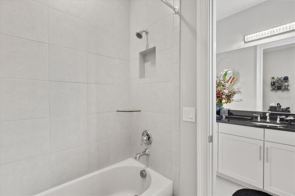 For Sale: $1,299,000 (5 beds, 5 baths, 3976 Square Feet)