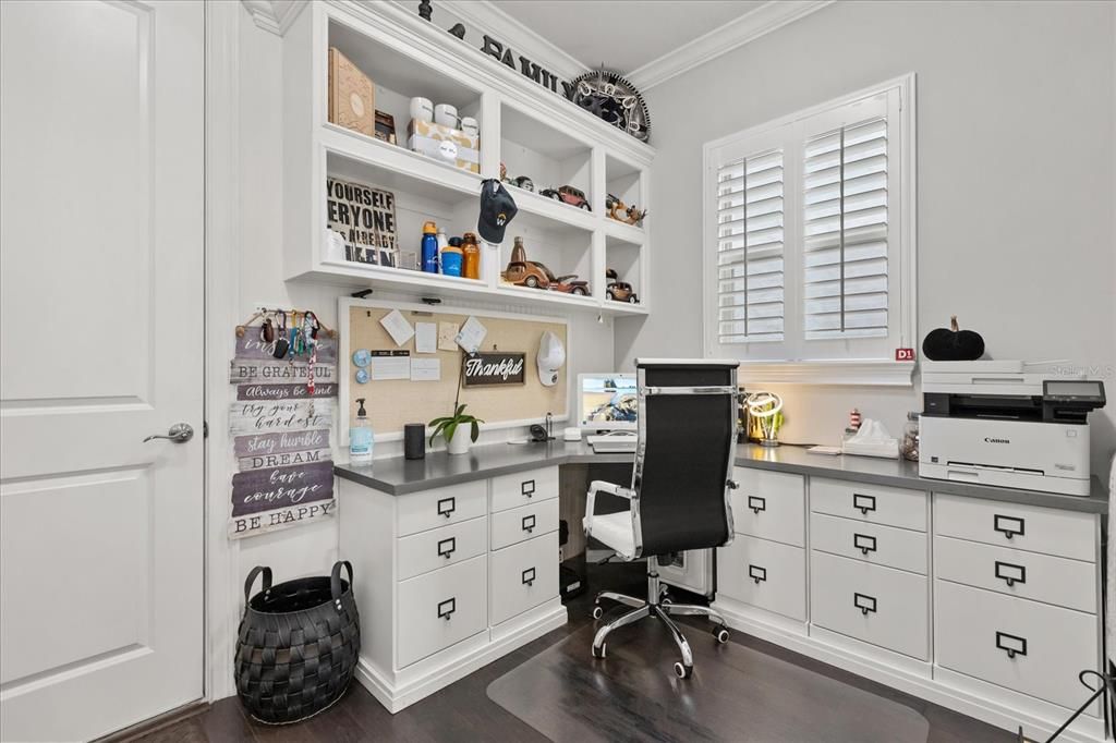 For Sale: $1,299,000 (5 beds, 5 baths, 3976 Square Feet)