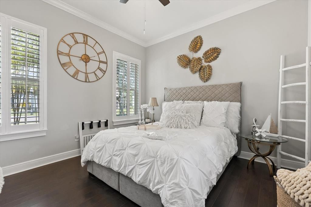 For Sale: $1,299,000 (5 beds, 5 baths, 3976 Square Feet)