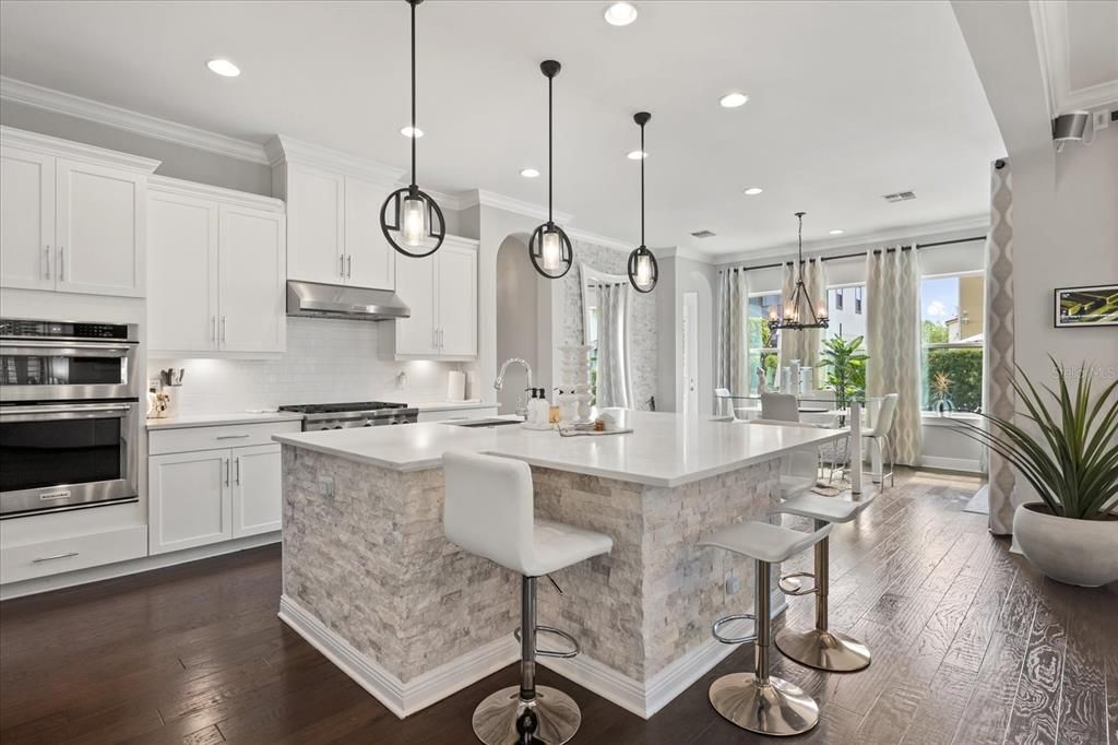 For Sale: $1,299,000 (5 beds, 5 baths, 3976 Square Feet)