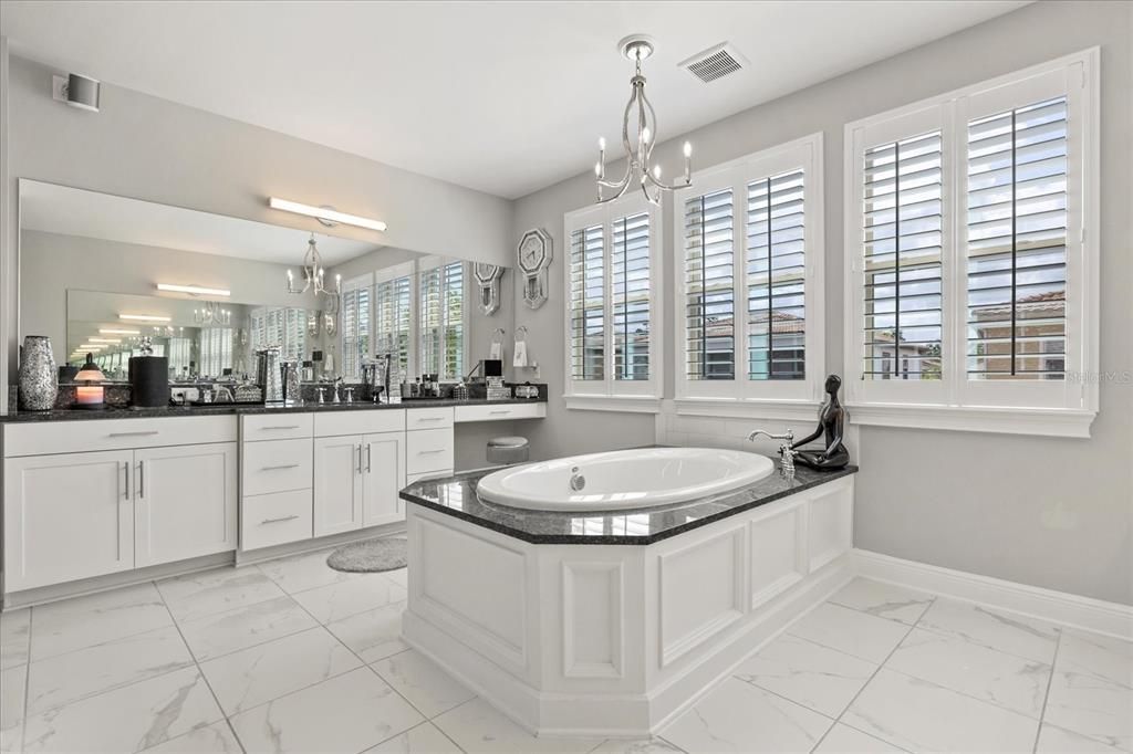 For Sale: $1,299,000 (5 beds, 5 baths, 3976 Square Feet)