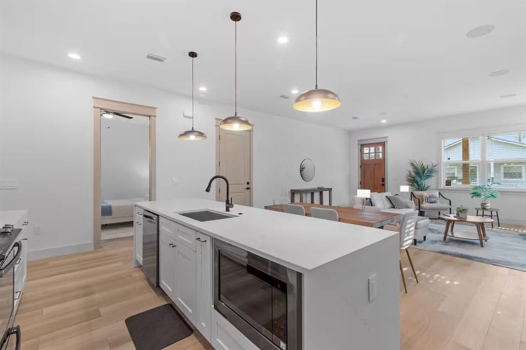 Active With Contract: $3,299 (3 beds, 2 baths, 1650 Square Feet)