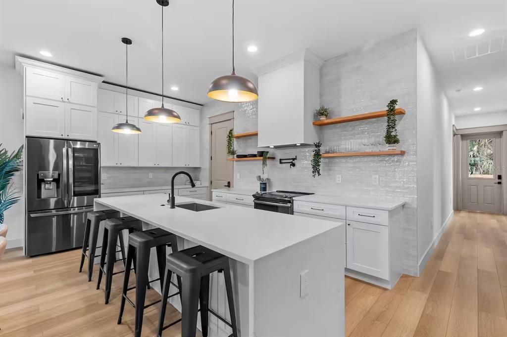 Active With Contract: $3,299 (3 beds, 2 baths, 1650 Square Feet)