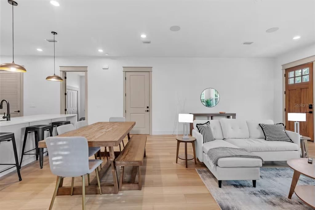 Active With Contract: $3,299 (3 beds, 2 baths, 1650 Square Feet)