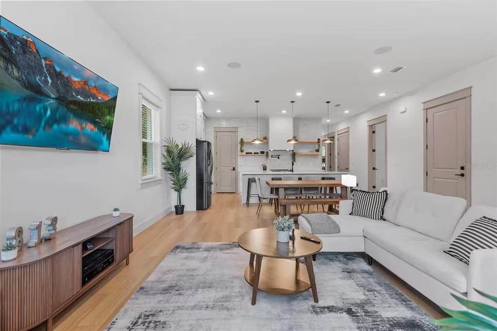 Active With Contract: $3,299 (3 beds, 2 baths, 1650 Square Feet)