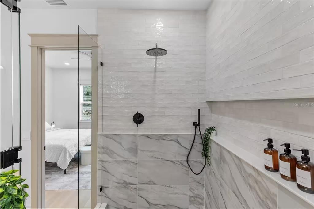 Active With Contract: $3,299 (3 beds, 2 baths, 1650 Square Feet)