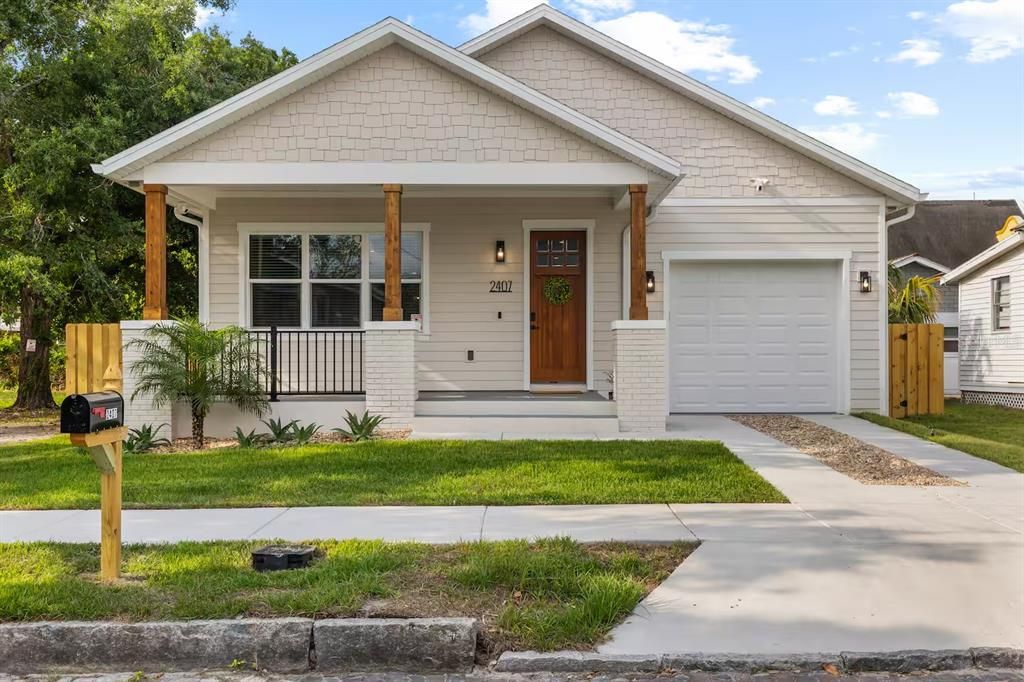 Active With Contract: $3,299 (3 beds, 2 baths, 1650 Square Feet)