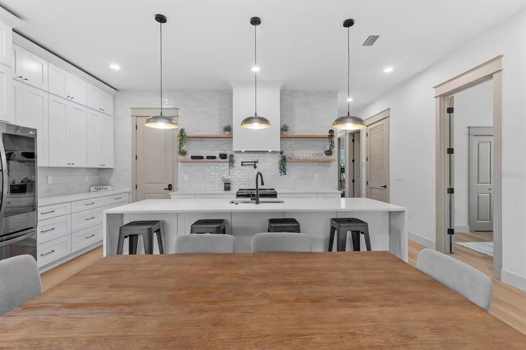 Active With Contract: $3,299 (3 beds, 2 baths, 1650 Square Feet)