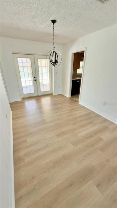 For Rent: $2,600 (3 beds, 2 baths, 1581 Square Feet)