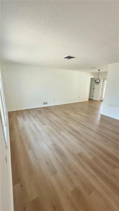 For Rent: $2,600 (3 beds, 2 baths, 1581 Square Feet)