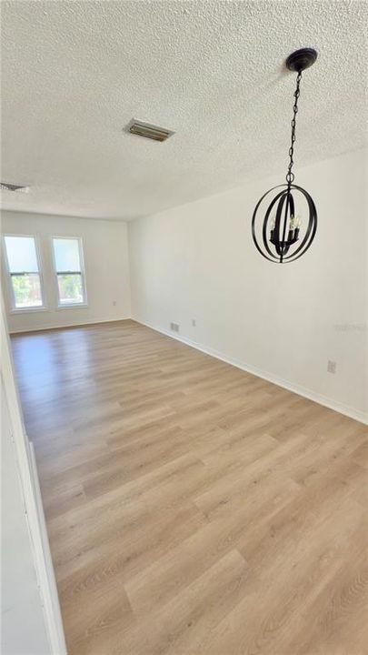 For Rent: $2,600 (3 beds, 2 baths, 1581 Square Feet)