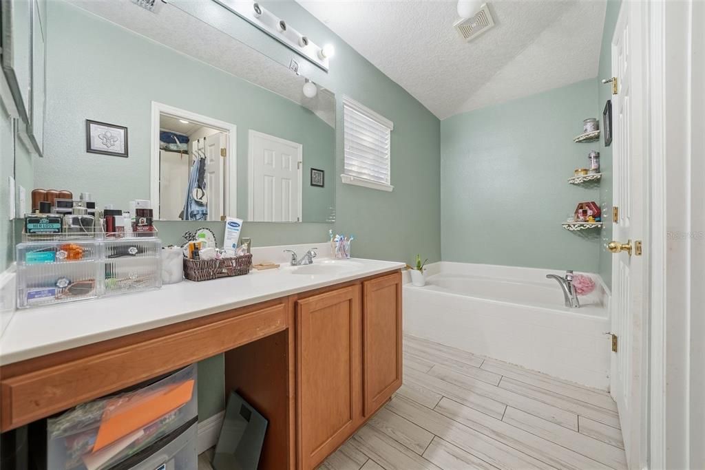 待售: $275,000 (3 贝兹, 2 浴室, 1443 平方英尺)