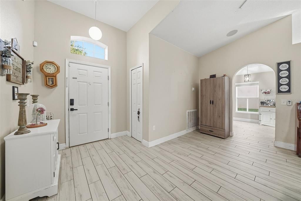 待售: $275,000 (3 贝兹, 2 浴室, 1443 平方英尺)