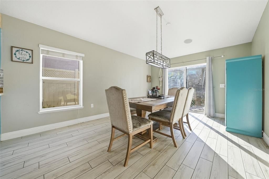 待售: $275,000 (3 贝兹, 2 浴室, 1443 平方英尺)