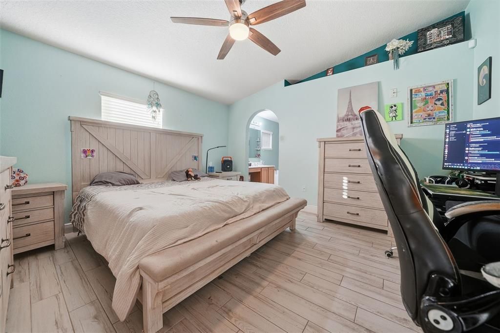 待售: $275,000 (3 贝兹, 2 浴室, 1443 平方英尺)