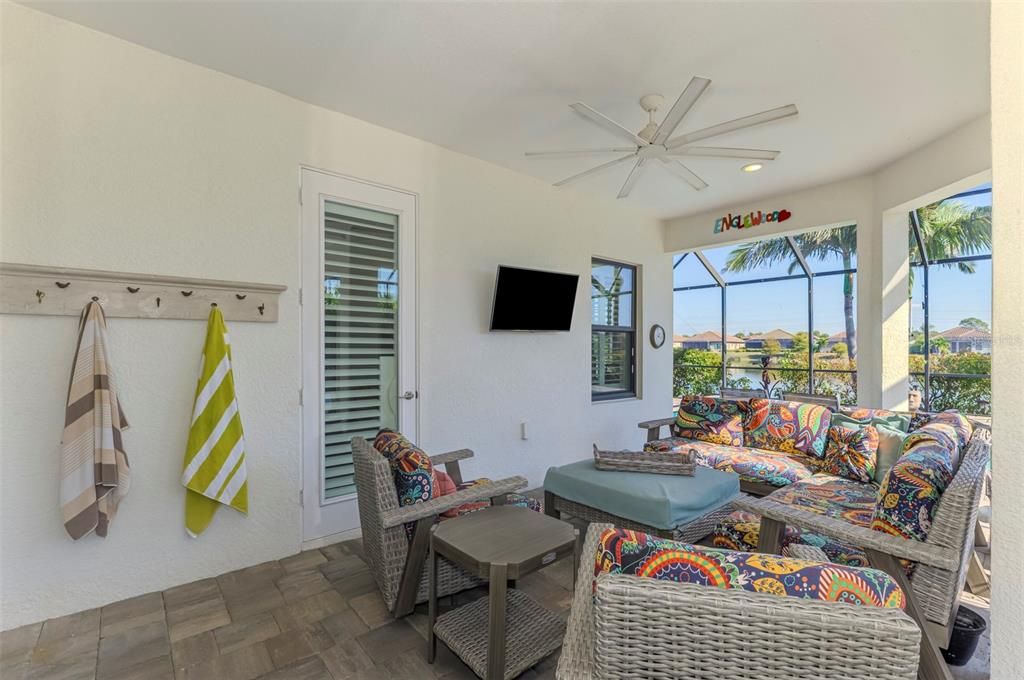 For Sale: $749,500 (3 beds, 2 baths, 2064 Square Feet)