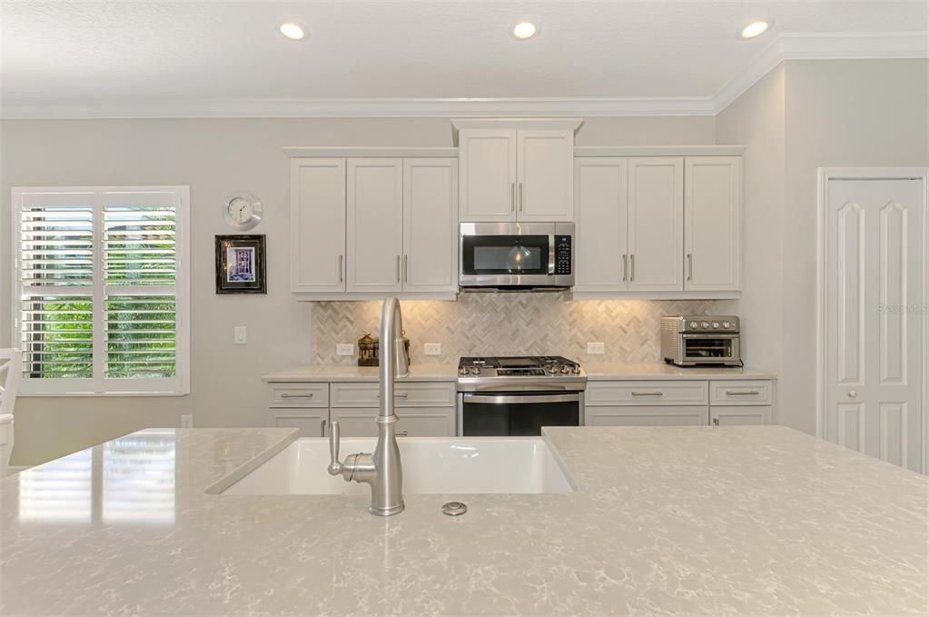 For Sale: $749,500 (3 beds, 2 baths, 2064 Square Feet)