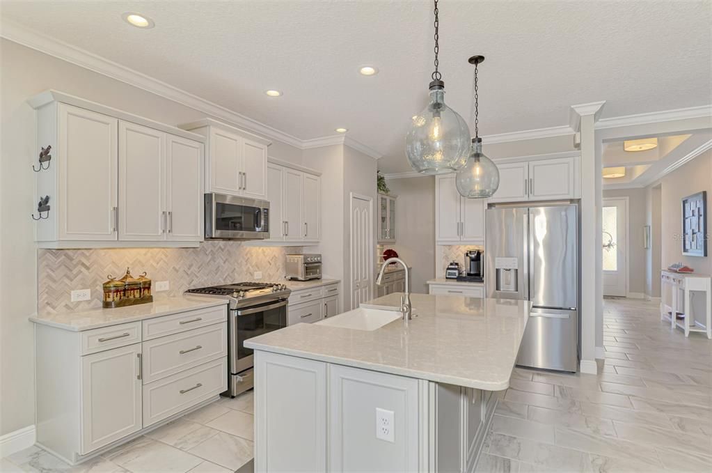 For Sale: $749,500 (3 beds, 2 baths, 2064 Square Feet)