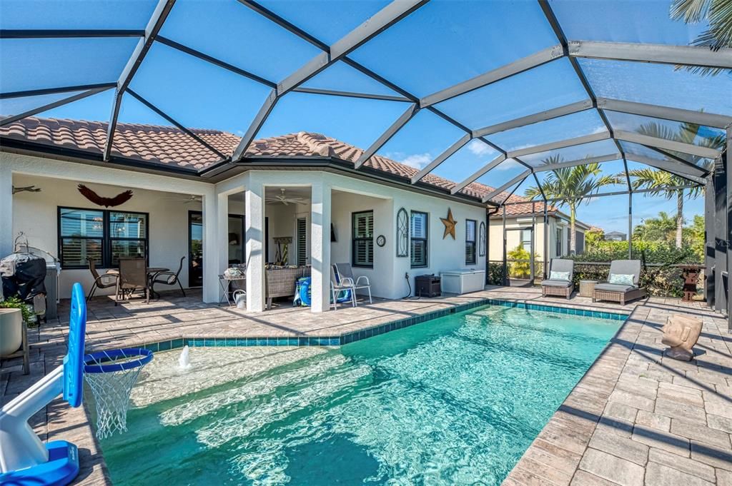 For Sale: $749,500 (3 beds, 2 baths, 2064 Square Feet)