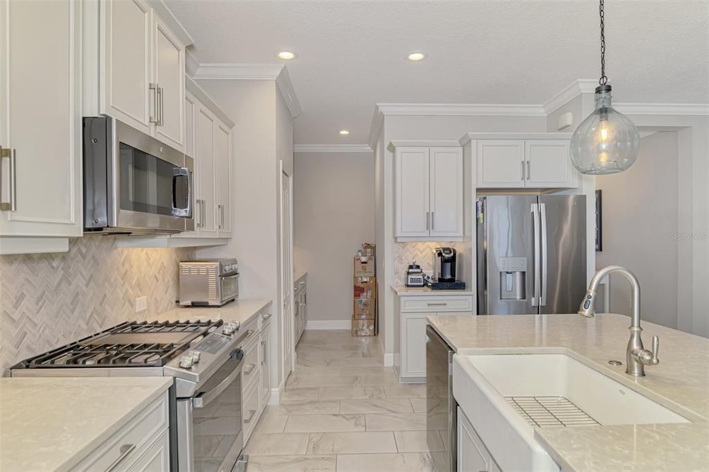 For Sale: $749,500 (3 beds, 2 baths, 2064 Square Feet)