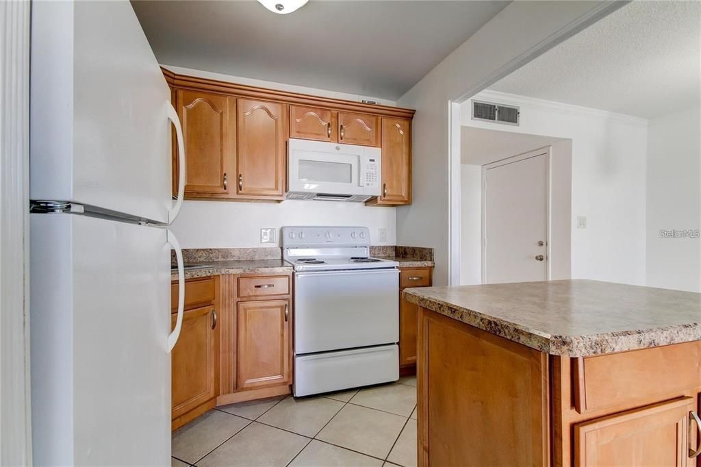 На продажу: $120,000 (1 спален, 1 ванн, 747 Квадратных фут)