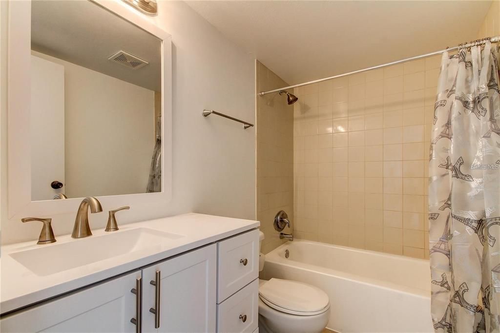 На продажу: $120,000 (1 спален, 1 ванн, 747 Квадратных фут)