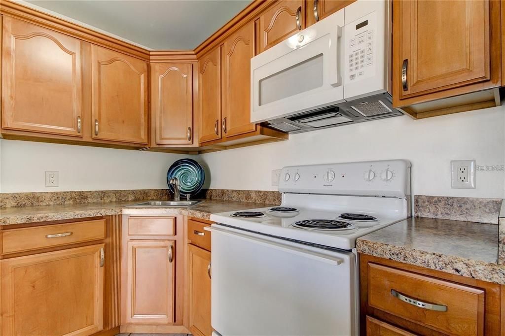 На продажу: $120,000 (1 спален, 1 ванн, 747 Квадратных фут)