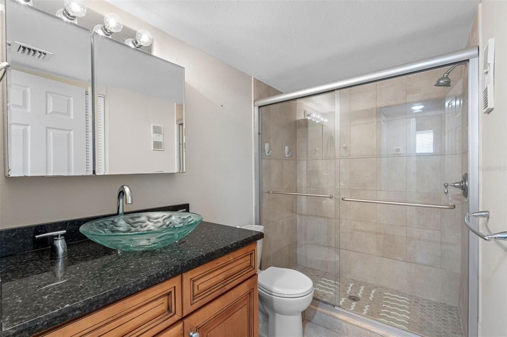 Active With Contract: $299,900 (2 beds, 2 baths, 1225 Square Feet)